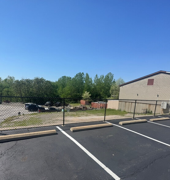 Primary Photo Of 2098 Gravois Rd, High Ridge Warehouse For Lease