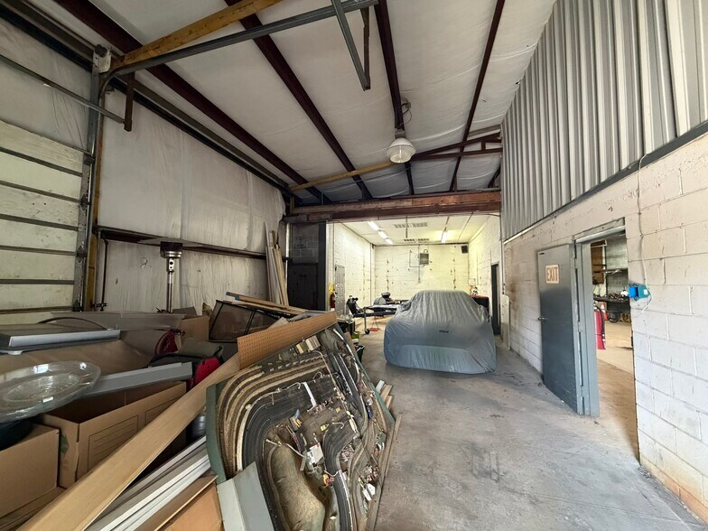 More Photos Of 8431 Maynardville Pike, Knoxville Warehouse For Sale