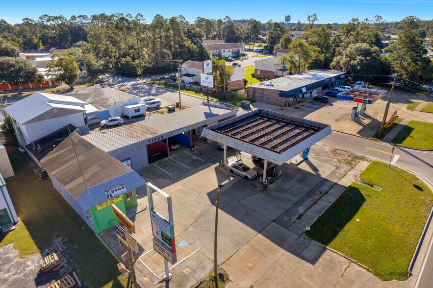 More Photos Of 420 W General Screven Way, Hinesville Service Station For Sale