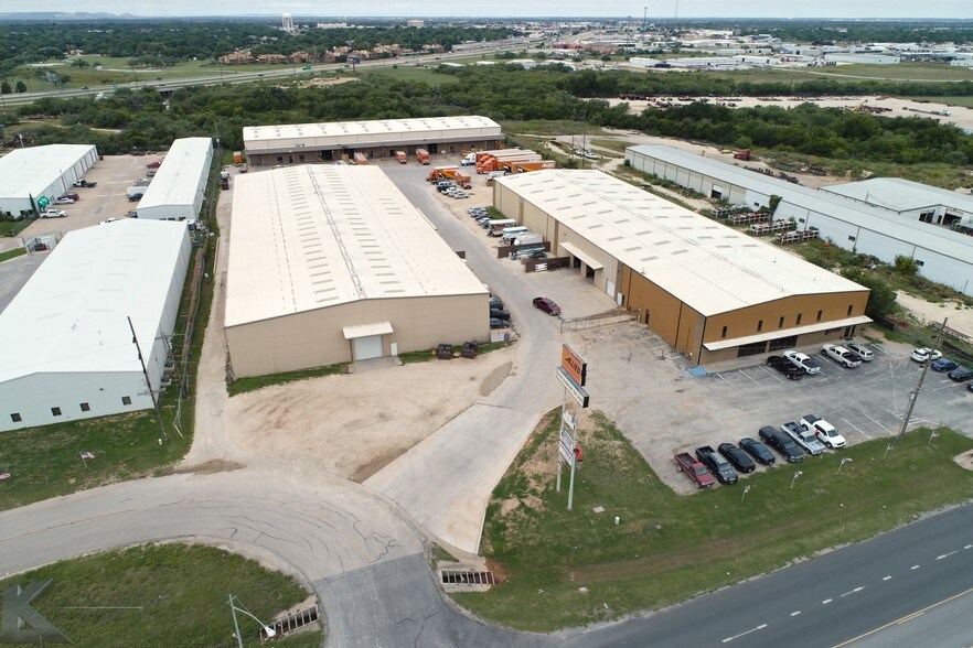 More Photos Of 4650 S Treadaway Blvd, Abilene Light Distribution For Lease