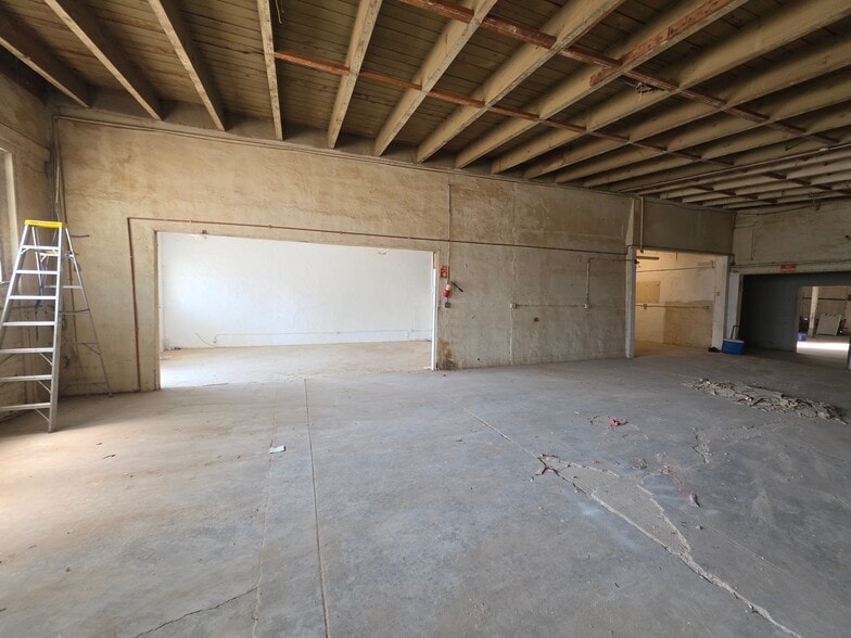 More Photos Of 2473 Fletcher Dr, Los Angeles Manufacturing For Lease