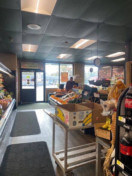 More Photos Of 821 Tiogue Ave, Coventry Supermarket For Sale