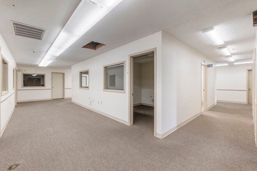 More Photos Of 155 1st St, Winthrop Warehouse For Lease
