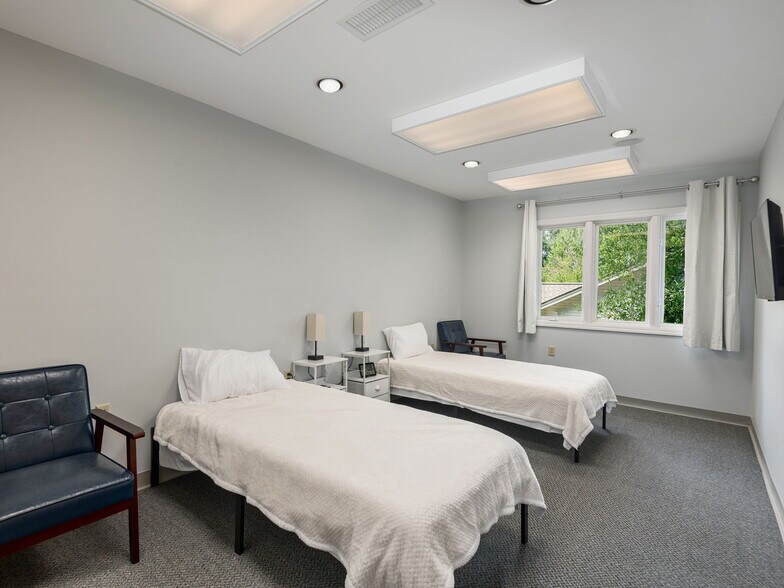 More Photos Of 7 Walden Ridge Dr, Asheville Medical For Sale