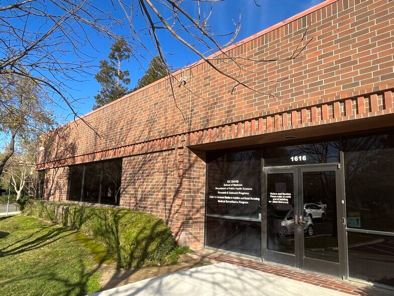 More Photos Of 1616-1632 Da Vinci Ct, Davis Flex For Lease