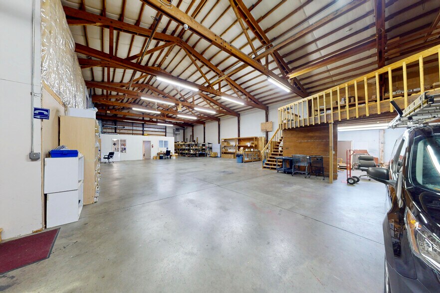 More Photos Of 2803 29th Ave SW, Tumwater Warehouse For Sale