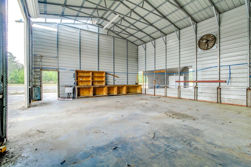 More Photos Of 267 Bell Rd, Mayesville Flex For Sale