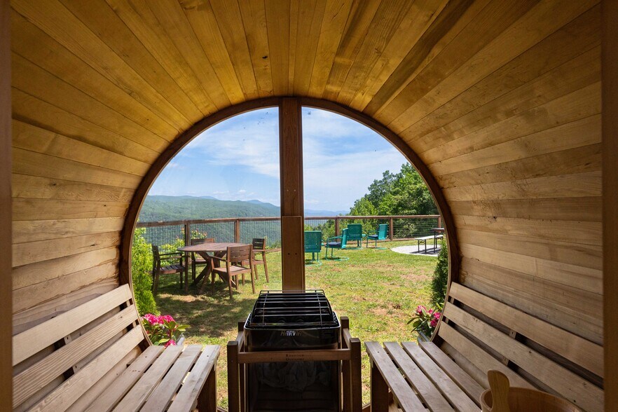 More Photos Of 1793 Holbert Cove Rd, Saluda Hotel For Sale