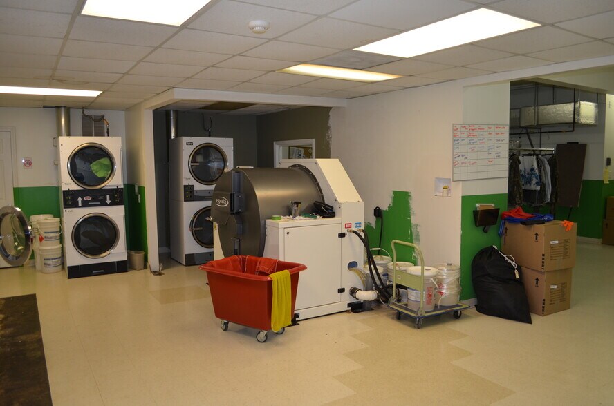 More Photos Of 1744 Connelly Springs Rd, Lenoir Office For Sale