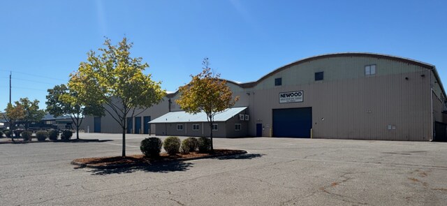 More Photos Of 10 N Seneca Rd, Eugene Manufacturing For Lease