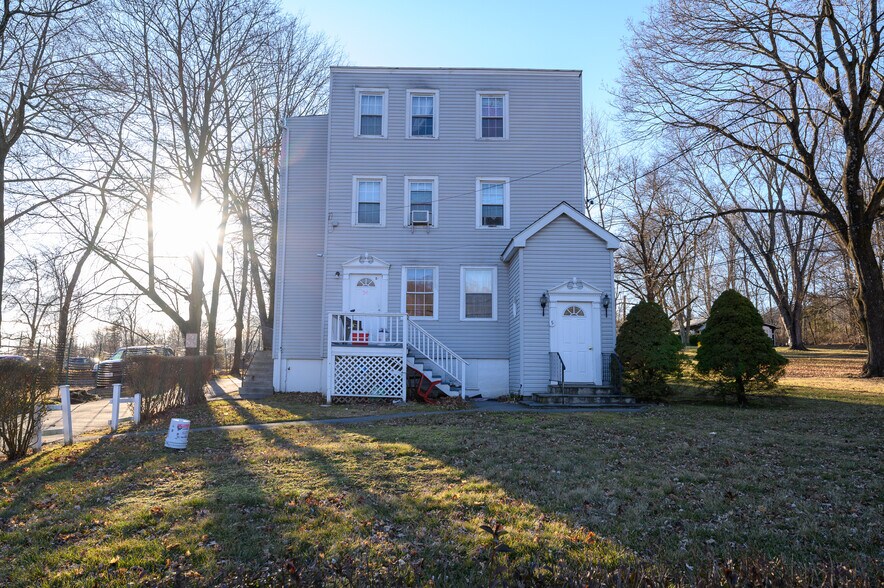 More Photos Of 5 Baker St, Mohegan Lake Apartments For Sale