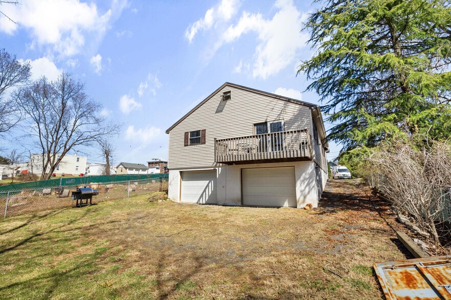 More Photos Of 309 Lynwood Ave, Jenkintown Warehouse For Sale