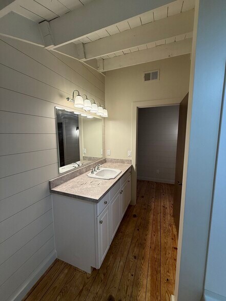 More Photos Of 112 1st St, Perrysville Flex For Lease