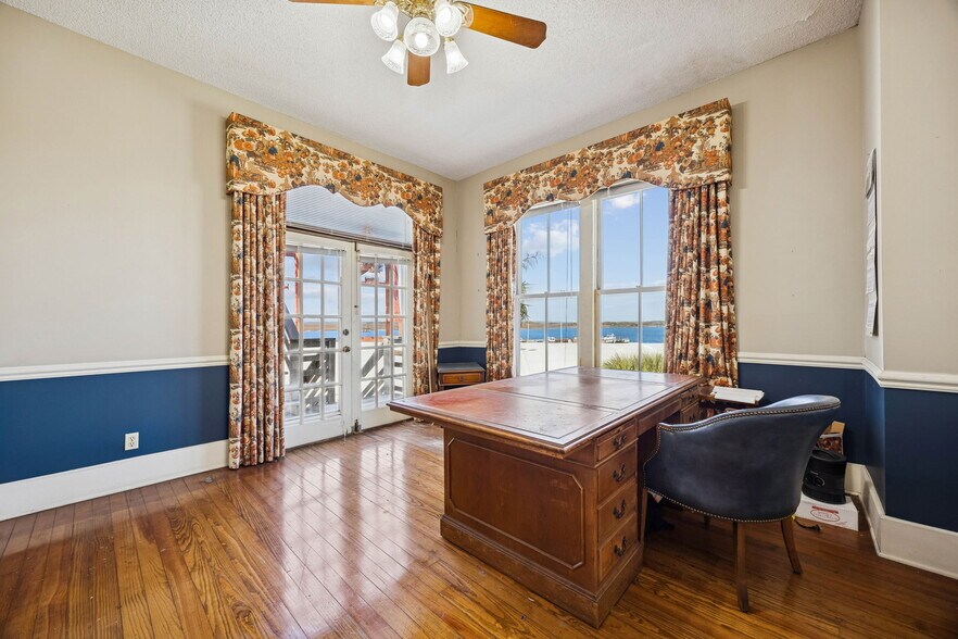 More Photos Of 501 N 3rd St, Fernandina Beach Office For Sale