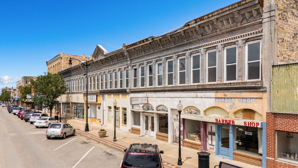 More Photos Of 318 S Summit St, Arkansas City Storefront Retail Office For Sale