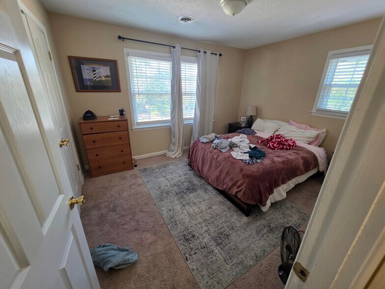 More Photos Of 1101 Comanchee Trl, West Columbia Multifamily For Sale