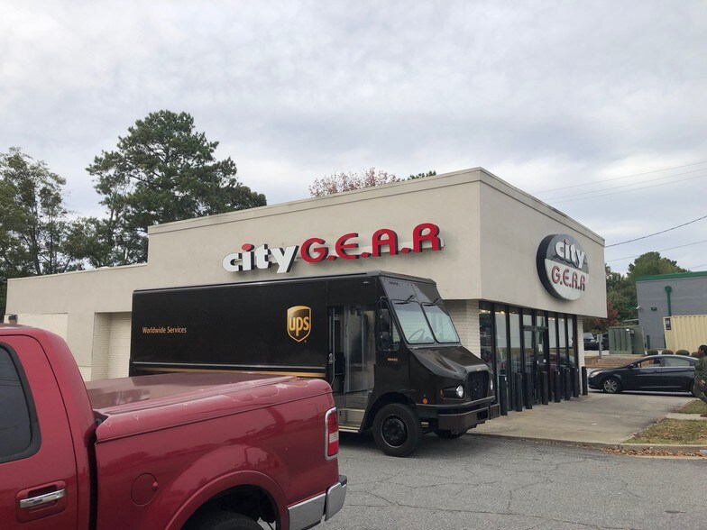 More Photos Of 2545 Wesley Chapel Rd, Decatur Freestanding For Lease