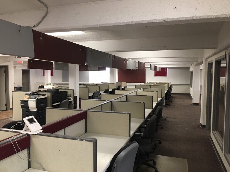 More Photos Of 101 W Coates St, Moberly Office For Lease