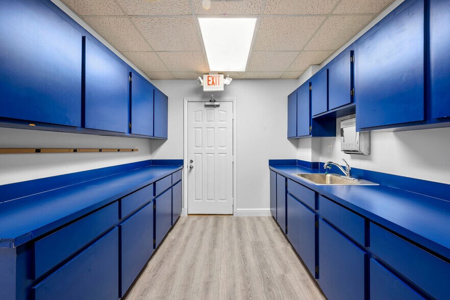 More Photos Of 1801 SE Hillmoor Dr, Port Saint Lucie Medical For Lease