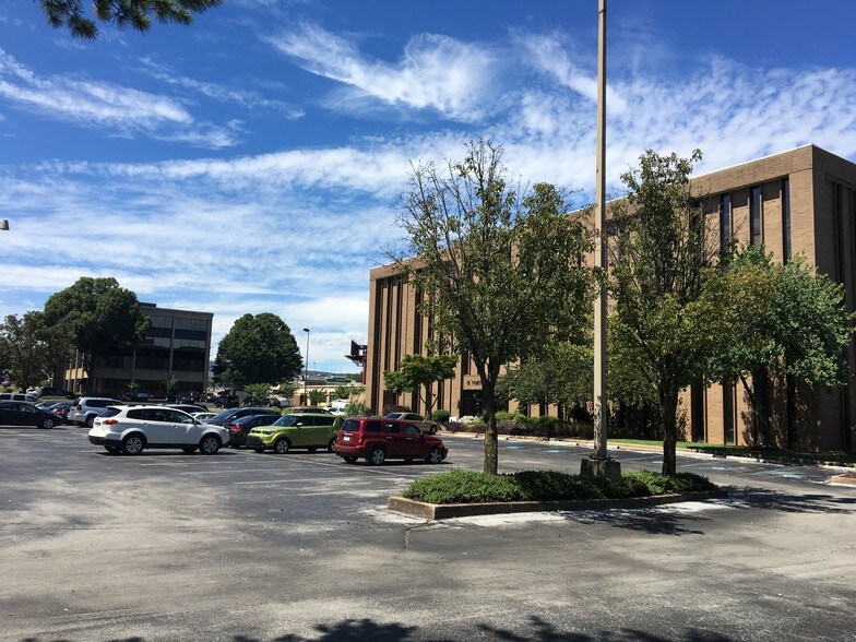 More Photos Of 2158 Northgate Park Ln, Chattanooga Medical For Lease