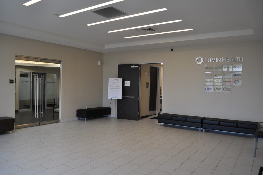 More Photos Of 4090 Mapleshade Ln, Plano Medical For Lease