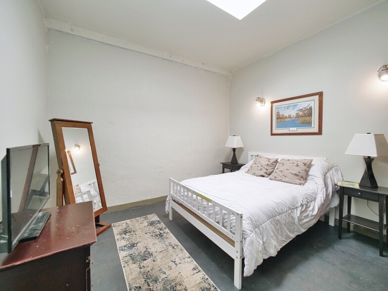 More Photos Of 9614-9616 MacArthur Blvd, Oakland Religious Facility For Lease