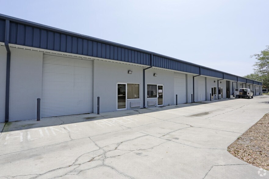 More Photos Of 2341 Porter Lake Dr, Sarasota Warehouse For Lease