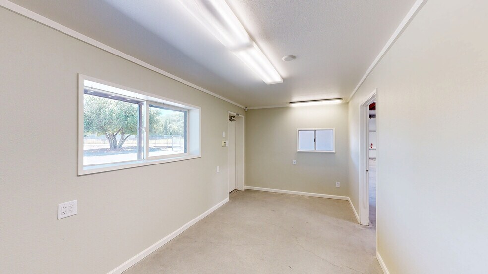 More Photos Of 1500 Grove St, Healdsburg Industrial For Lease