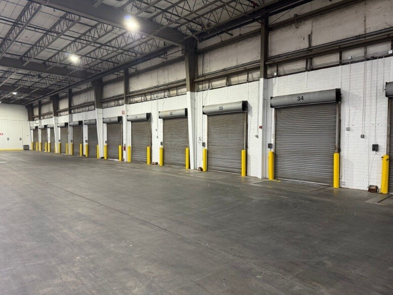 More Photos Of 7110 E Washington St, Mebane Distribution For Lease