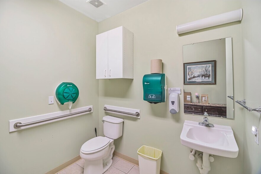More Photos Of 100 W Lake Professional Park, Geneva Apartments For Sale