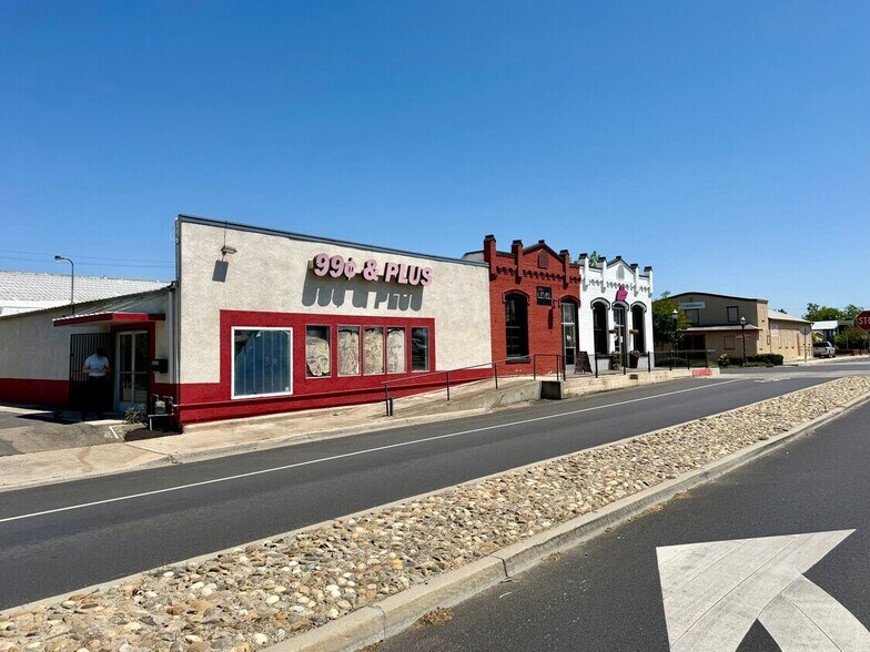 More Photos Of 304 F St, Waterford Freestanding For Lease