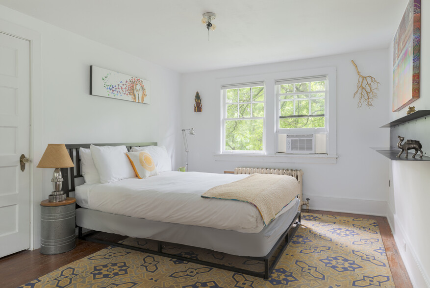 More Photos Of 4170 Rte 9W, Saugerties Hospitality For Sale