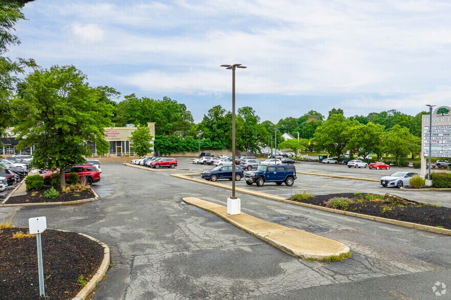 More Photos Of 6401 Jericho Tpke, Commack Restaurant For Sale