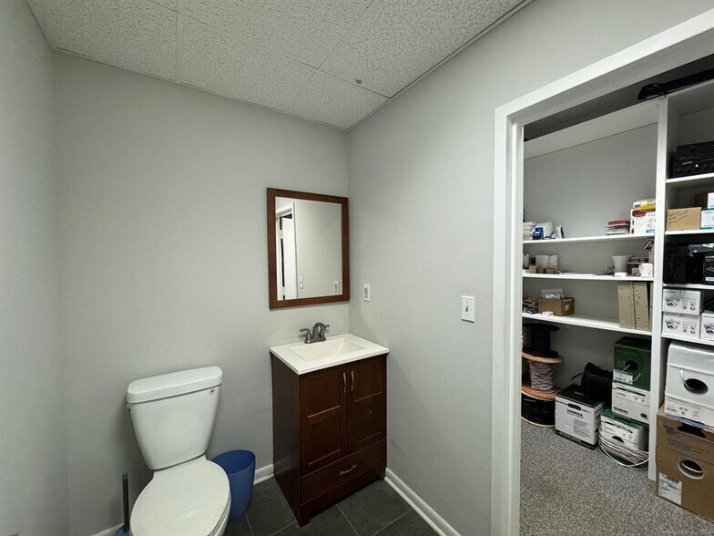 More Photos Of 324 Elm St, Monroe Medical For Sale