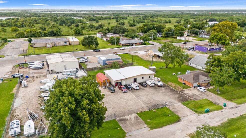 More Photos Of 915 Orange St, La Marque Office For Sale