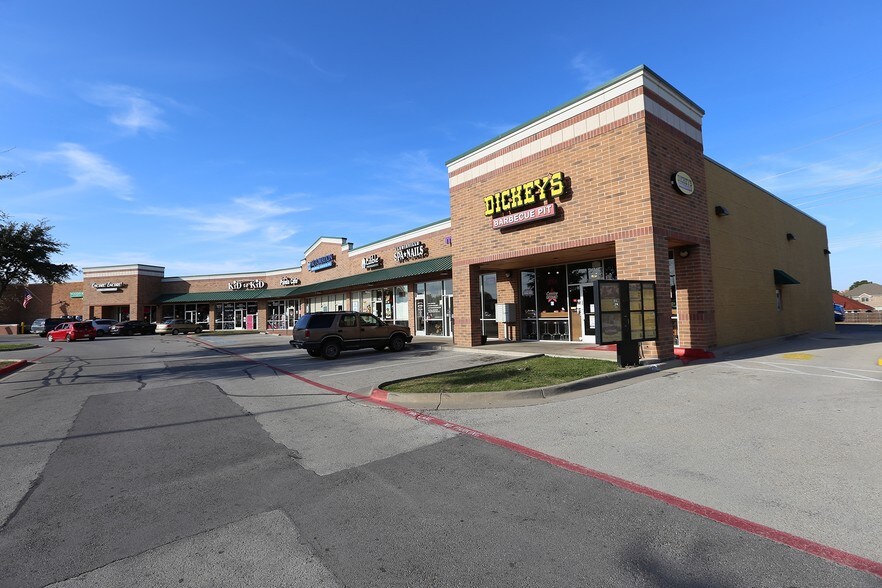 More Photos Of 1511 Justin Rd, Lewisville Freestanding For Lease