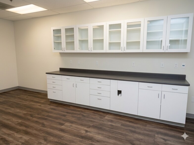 More Photos Of 9223 Broadway St, Pearland Unknown For Lease