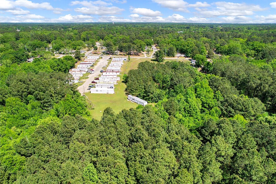 More Photos Of 1603 Melvinville Ct, Fayetteville Manufactured Housing Mobile Home Park For Sale
