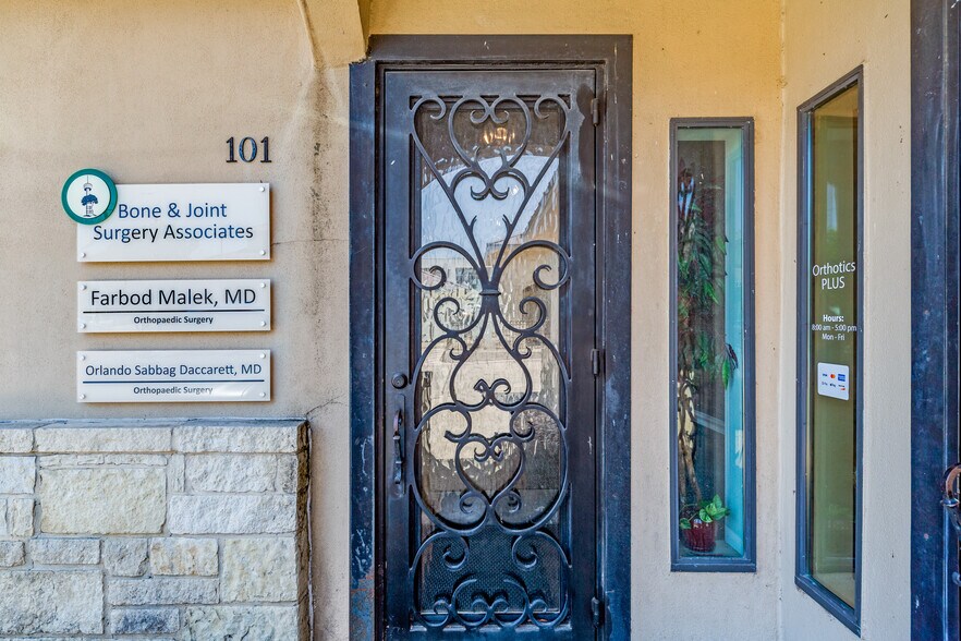 More Photos Of 2122 Babcock Rd, San Antonio Medical For Sale