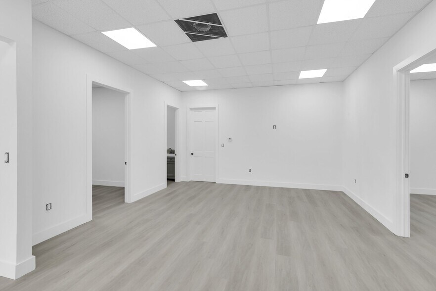 More Photos Of 11931-11971 NW 37th St, Coral Springs Warehouse For Sale