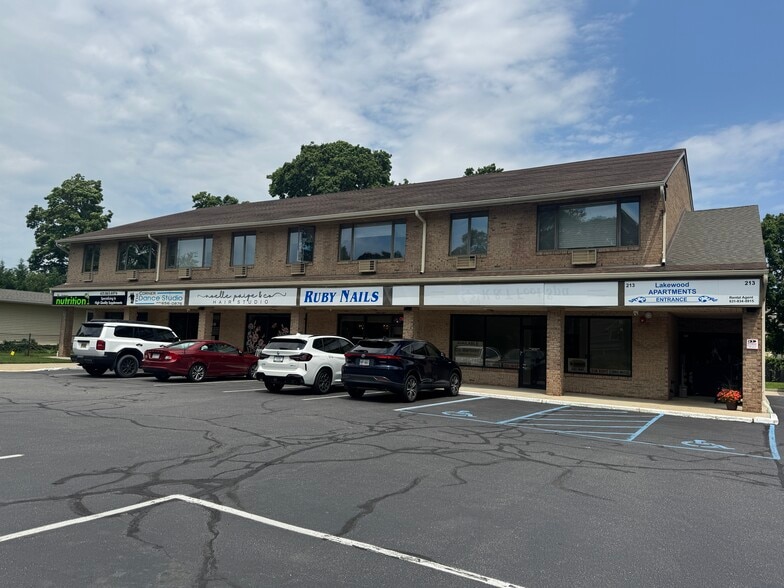 Primary Photo Of 213 Lake Ave, Saint James Storefront Retail Office For Lease