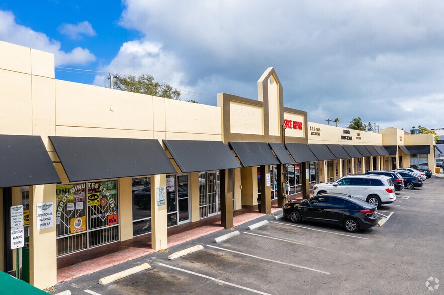 Primary Photo Of 955 NE 126th St, North Miami Unknown For Lease