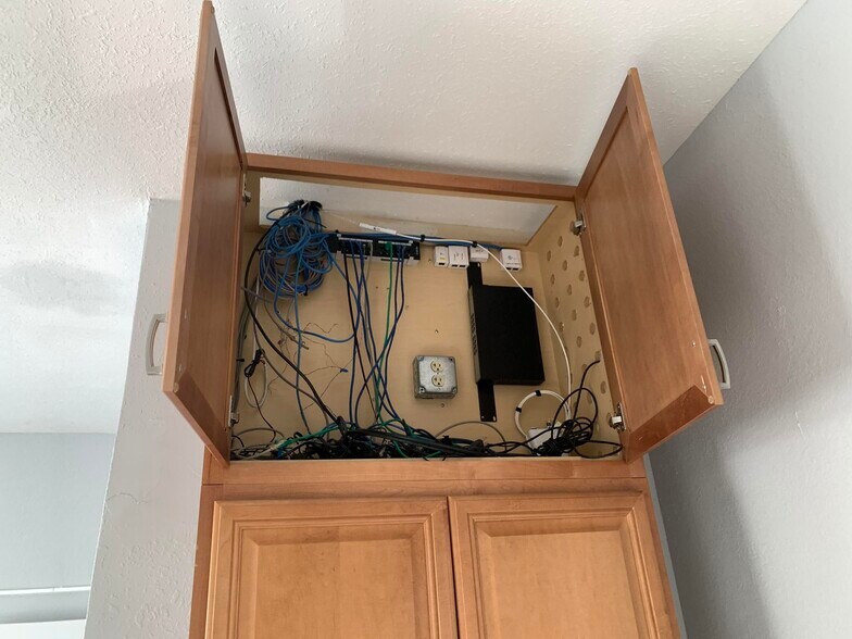 More Photos Of 2347 Silvernail Rd, Pewaukee General Retail For Lease