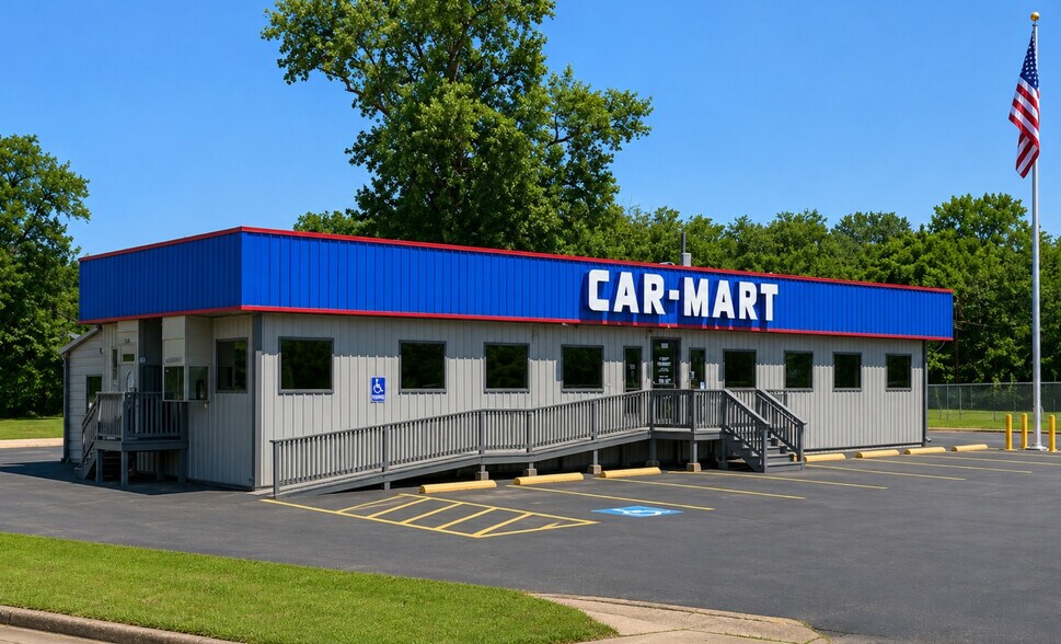 Primary Photo Of 1140 N Main St, Paris Auto Dealership For Sale