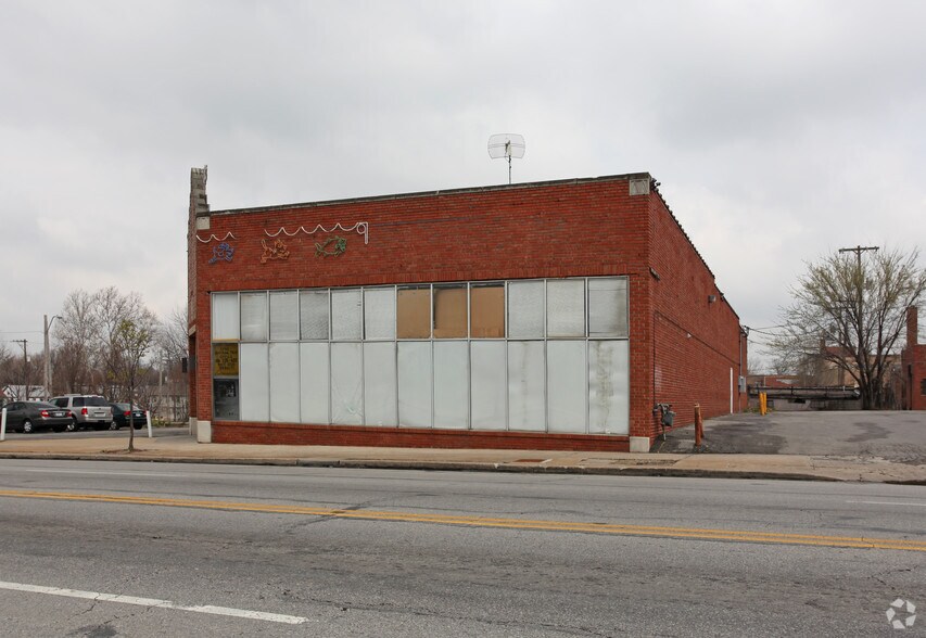More Photos Of 1006 E Linwood Blvd, Kansas City Office For Lease
