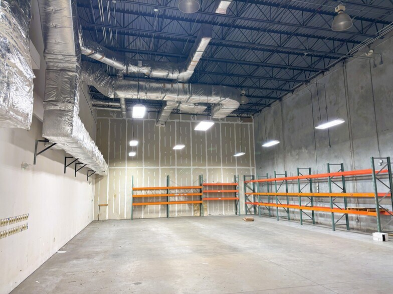 More Photos Of 1330 17th Ave S, Myrtle Beach Showroom For Lease