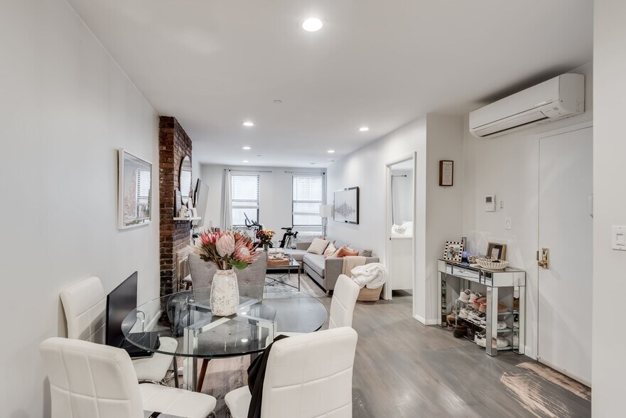More Photos Of 129 E 47th St, New York Apartments For Sale