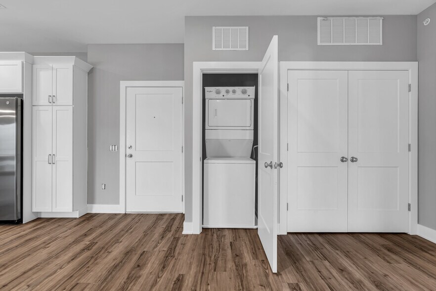 More Photos Of 33 Union Ave, Manasquan Apartments For Sale