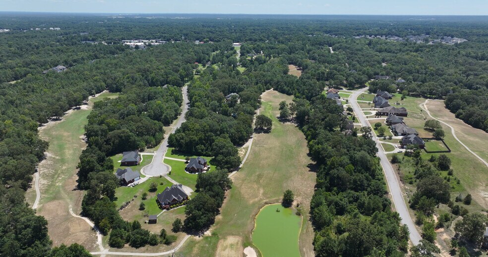 More Photos Of 128 Oakview Club Dr, Macon-Bibb Golf Course Driving Range For Sale