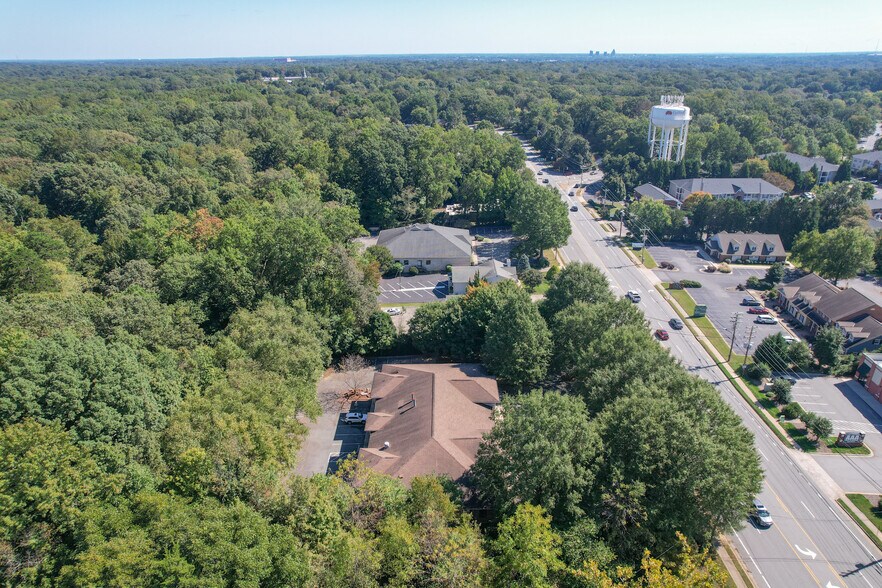 More Photos Of 5500 W Friendly Ave, Greensboro Medical For Lease